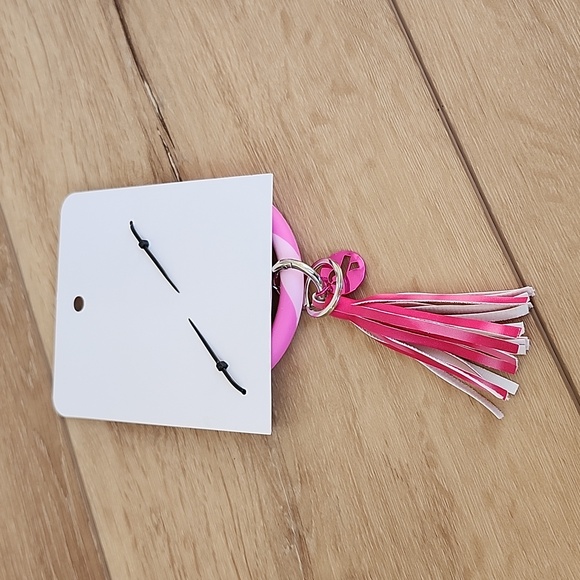 Breast cancer keychain - Picture 2 of 2